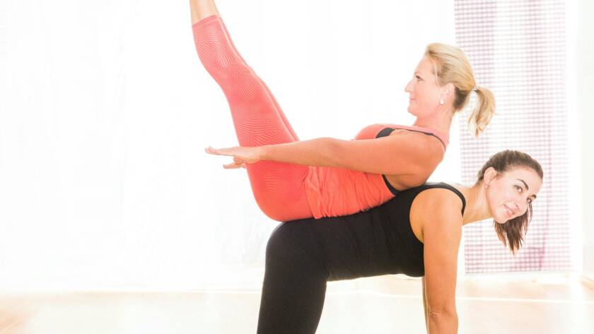 Pilates-Duoübing im Studio von Elisabeth Rosen