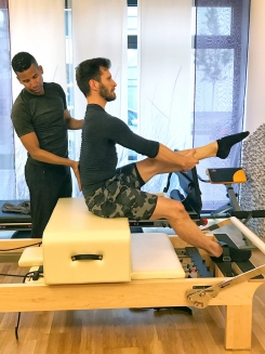 Brett Howard bei Pilates Rosen